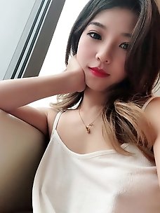 Dazzling chinese babes are taking off their bra